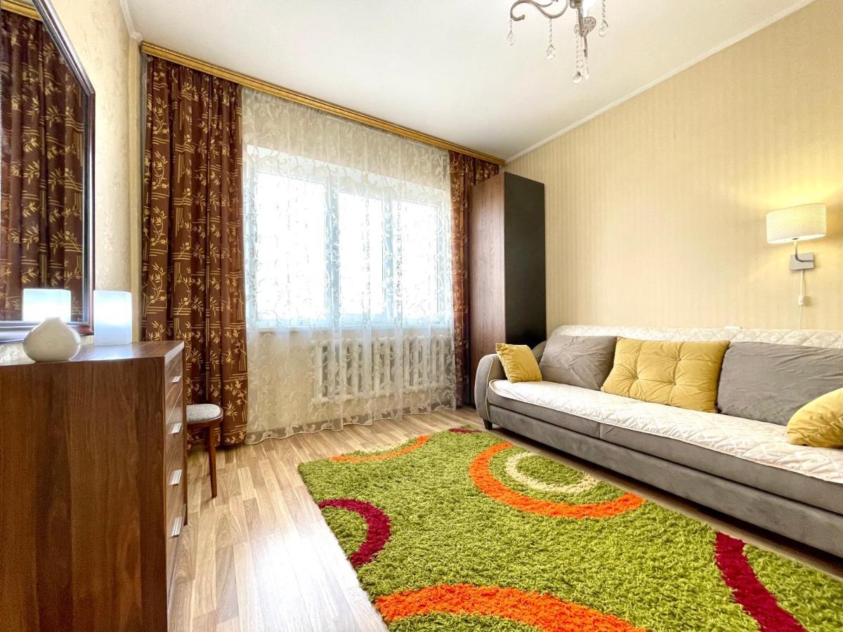 Cozy Three-Room Apartment With Mountain View Almatı Dış mekan fotoğraf